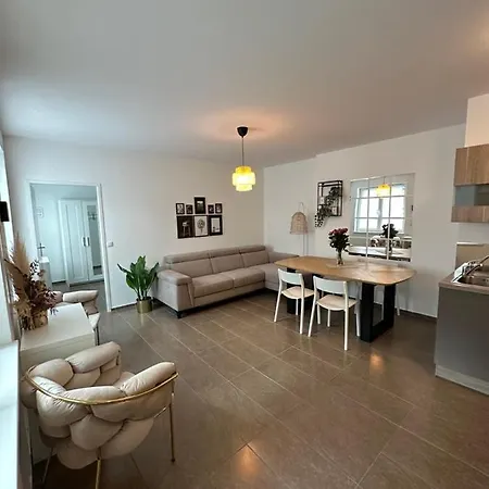 Modernes Haus Naehe Parndorf *