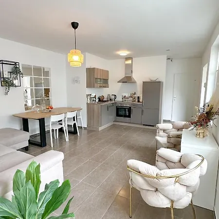 Lägenhet Modernes Haus Naehe Parndorf