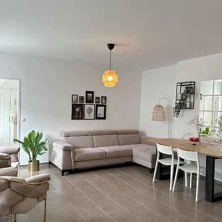 Modernes Haus Naehe Parndorf *